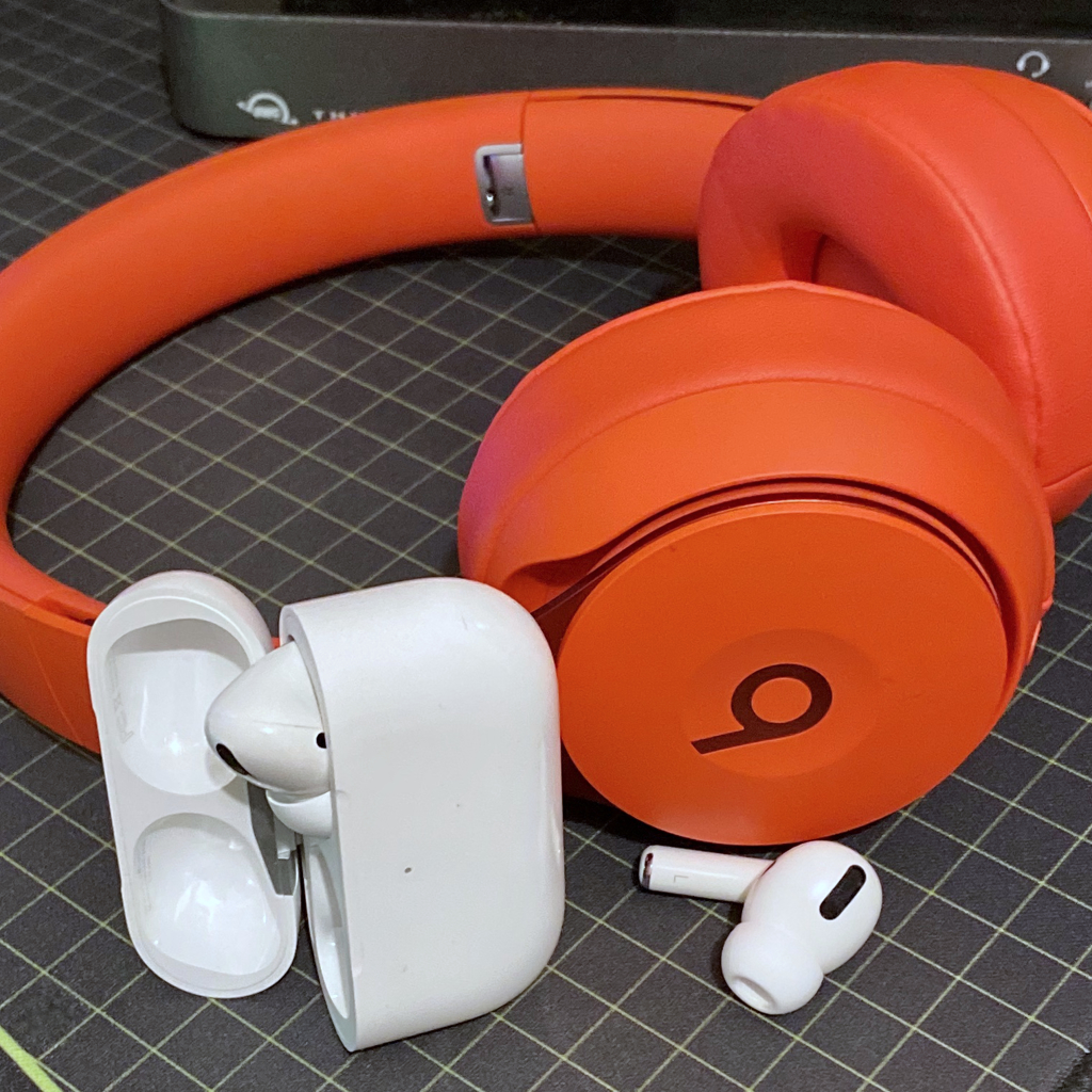 Что лучше airpods pro или beats studio buds